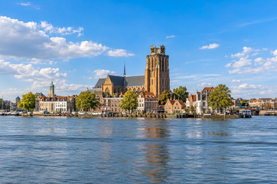 Illustratie van uitzicht vanaf Zwijndrecht op Dordrecht